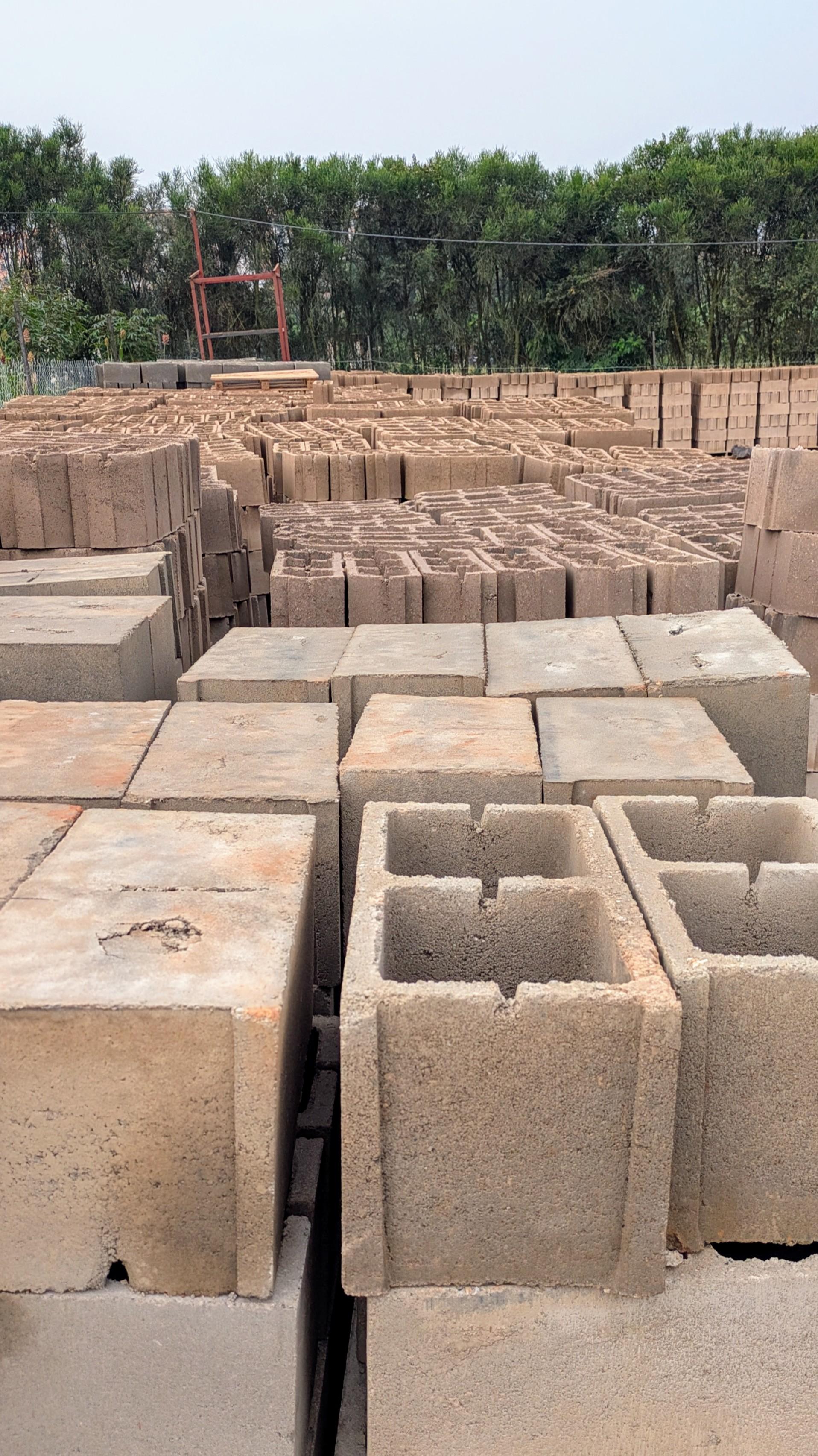 HOLLOW BLOCK 15